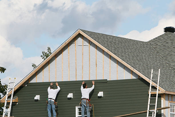 Professional Siding Contractor technician working in Gasburg, VA